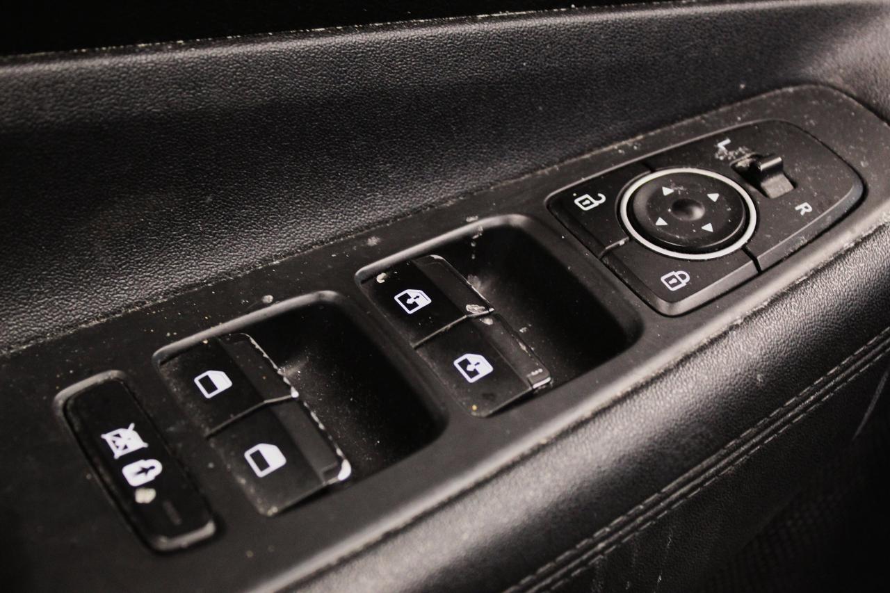 2019 Hyundai Santa Fe 2.4L Preferred AWD Photo