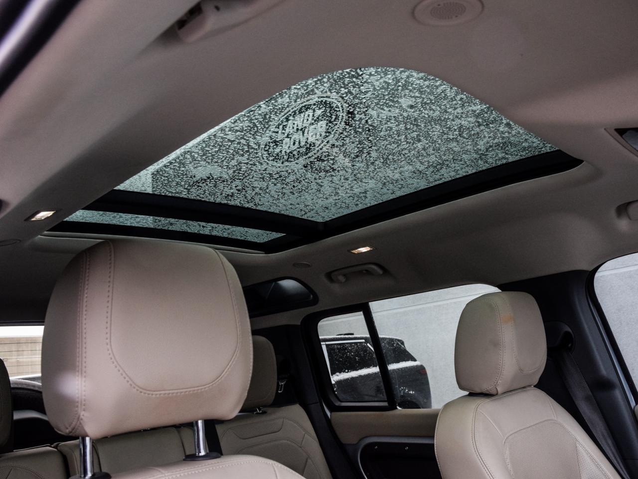 2023 Land Rover Defender S Photo