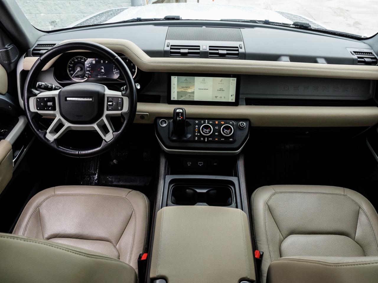 2023 Land Rover Defender S Photo