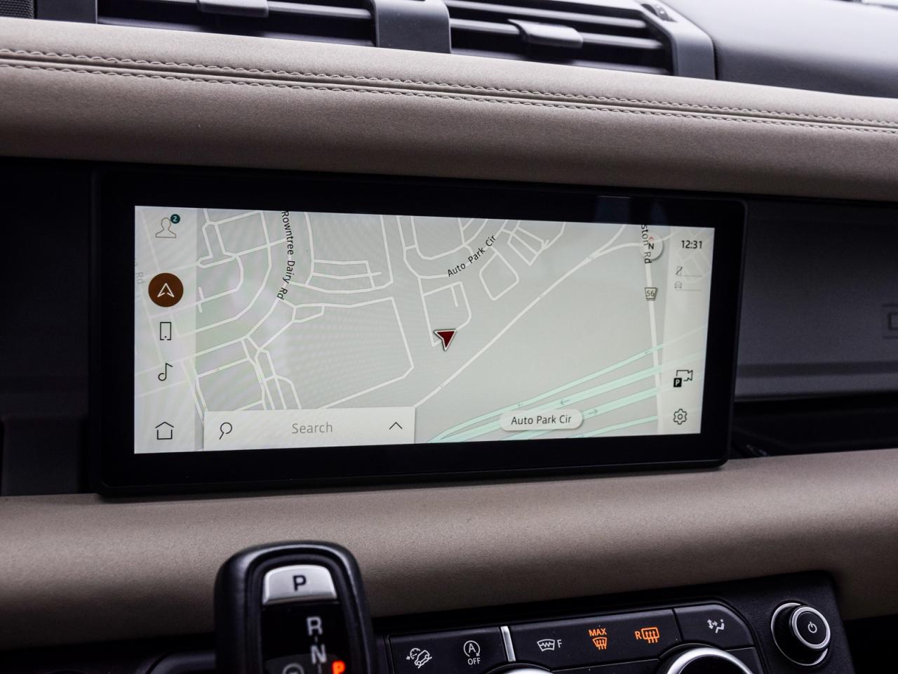 2023 Land Rover Defender S Photo