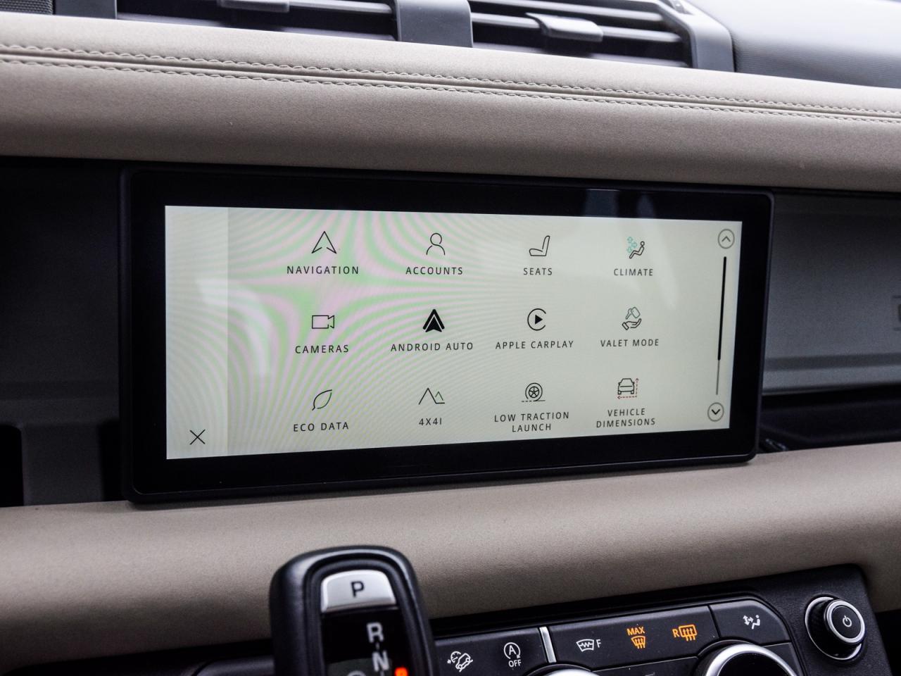 2023 Land Rover Defender S Photo