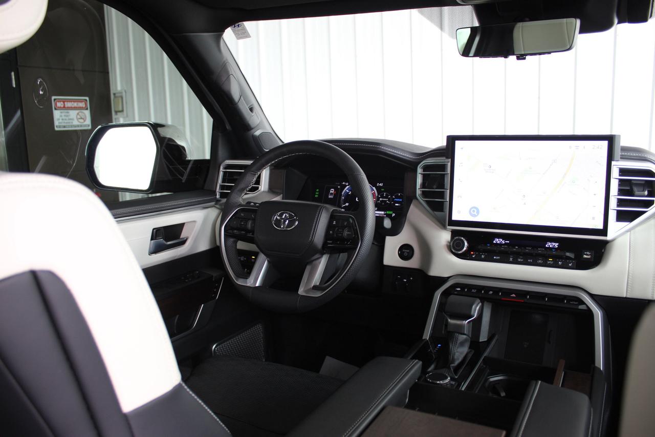 2025 Toyota Tundra 4x4 Crewmax Capstone Hybrid Photo