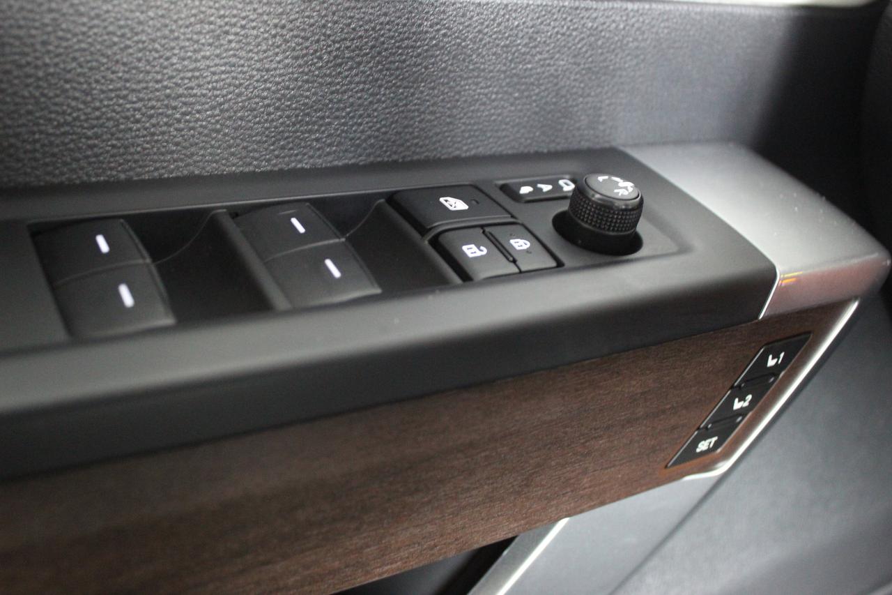 2025 Toyota Tundra 4x4 Crewmax Capstone Hybrid Photo