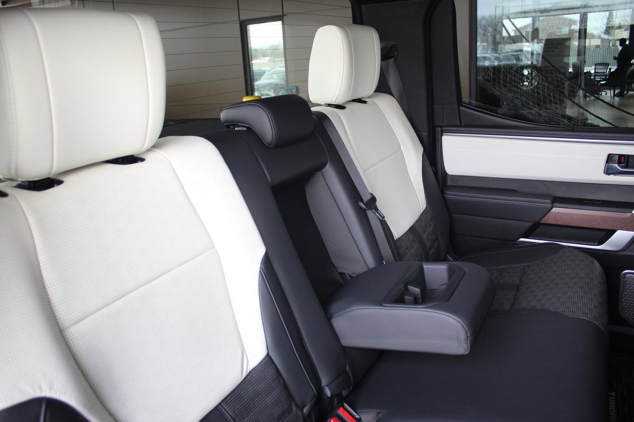 2025 Toyota Tundra 4x4 Crewmax Capstone Hybrid Photo
