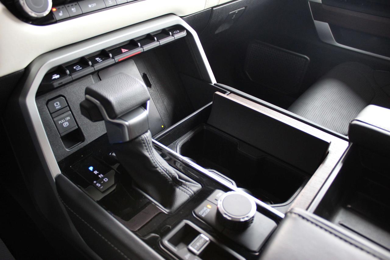 2025 Toyota Tundra 4x4 Crewmax Capstone Hybrid Photo