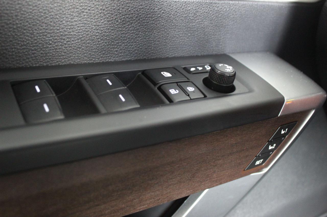 2025 Toyota Tundra 4x4 Crewmax Capstone Hybrid Photo