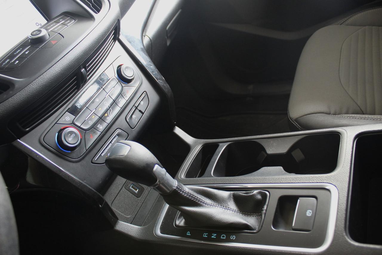 2017 Ford Escape 4WD 4dr SE Photo