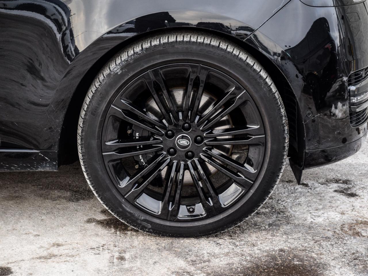 2025 Land Rover Range Rover P530 SE SWB Photo