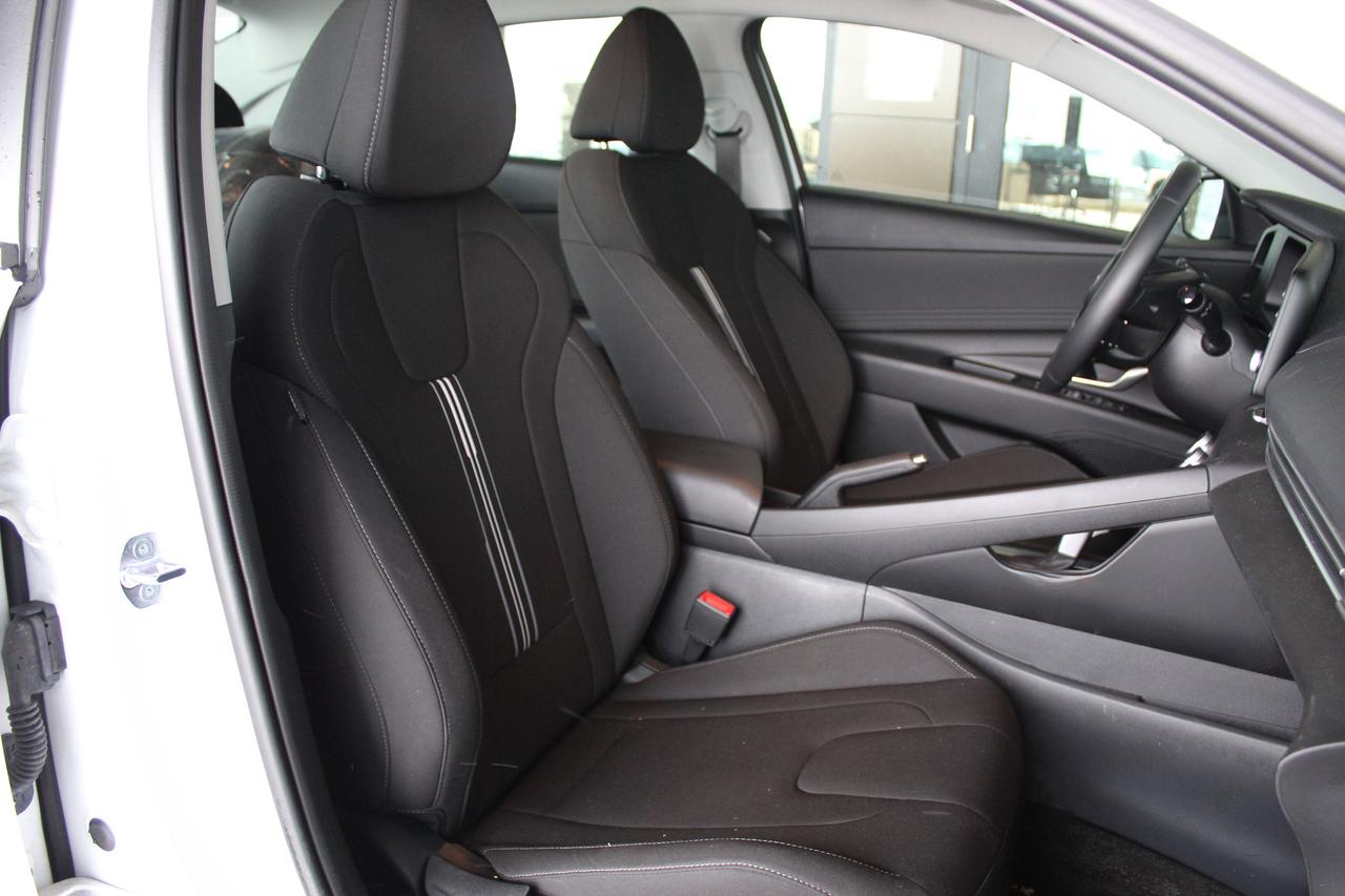 2025 Hyundai Elantra Preferred, 1-Owner, No Accidents Photo