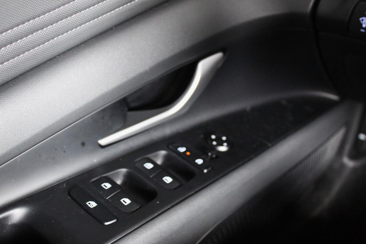 2025 Hyundai Elantra Preferred, 1-Owner, No Accidents Photo