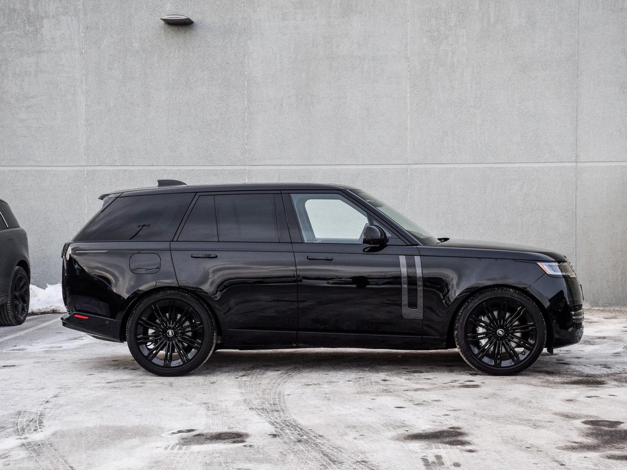 2024 Land Rover Range Rover P530 SE SWB Photo2