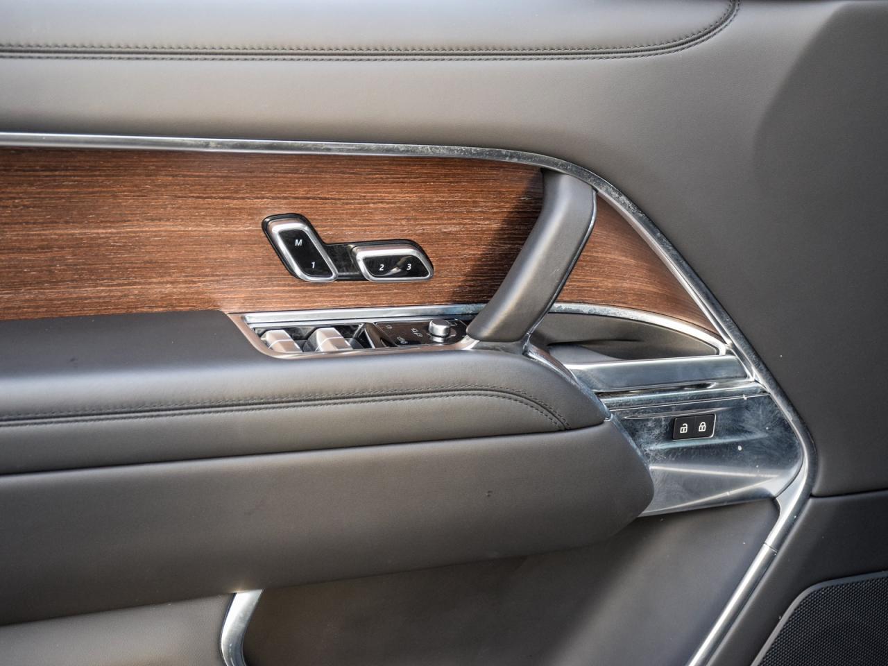 2024 Land Rover Range Rover P530 SE SWB Photo