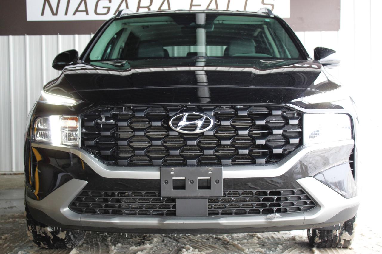 2021 Hyundai Santa Fe Essential/ Low Kilo, Fully Certified Photo