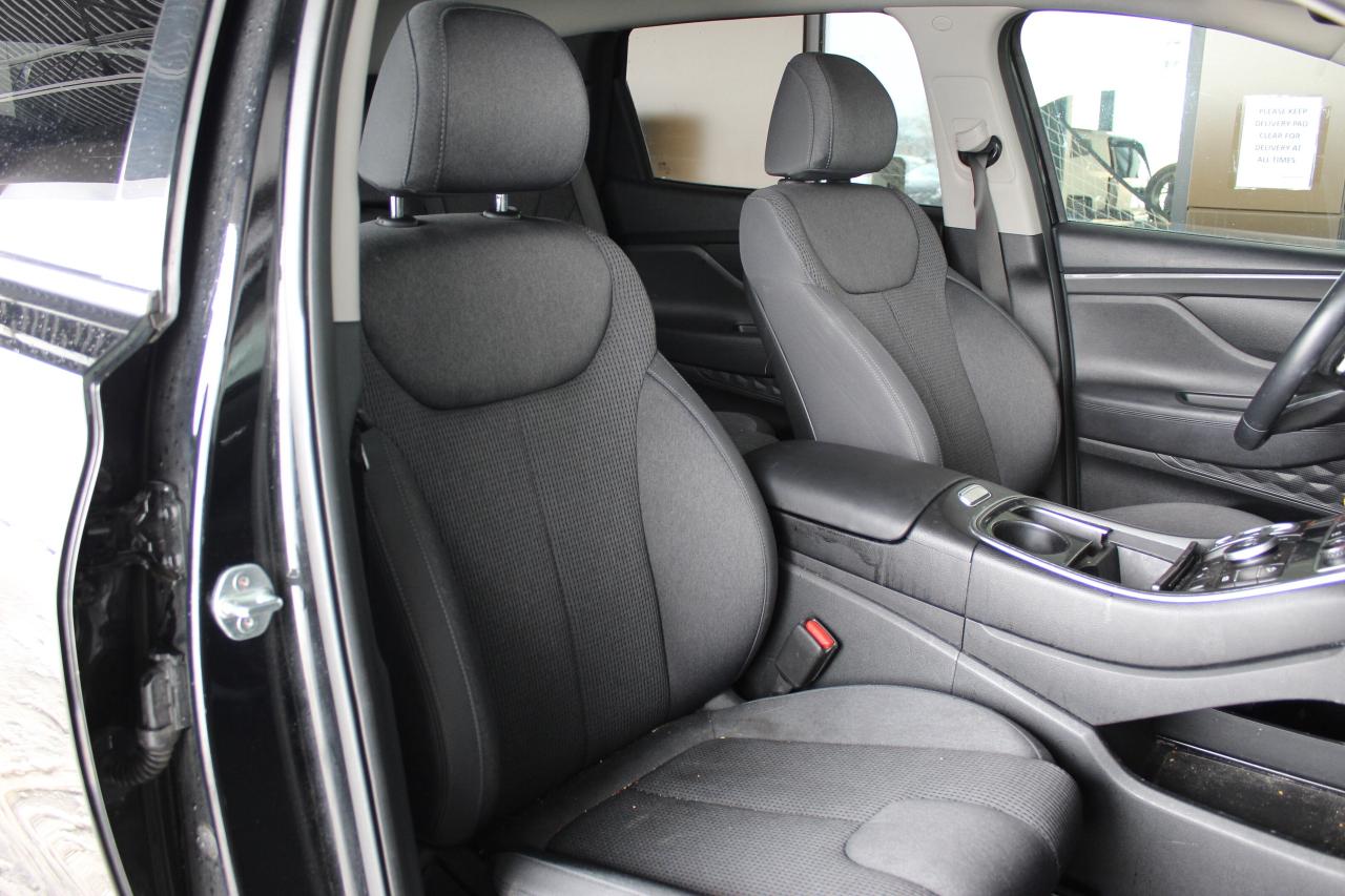 2021 Hyundai Santa Fe Essential/ Low Kilo, Fully Certified Photo