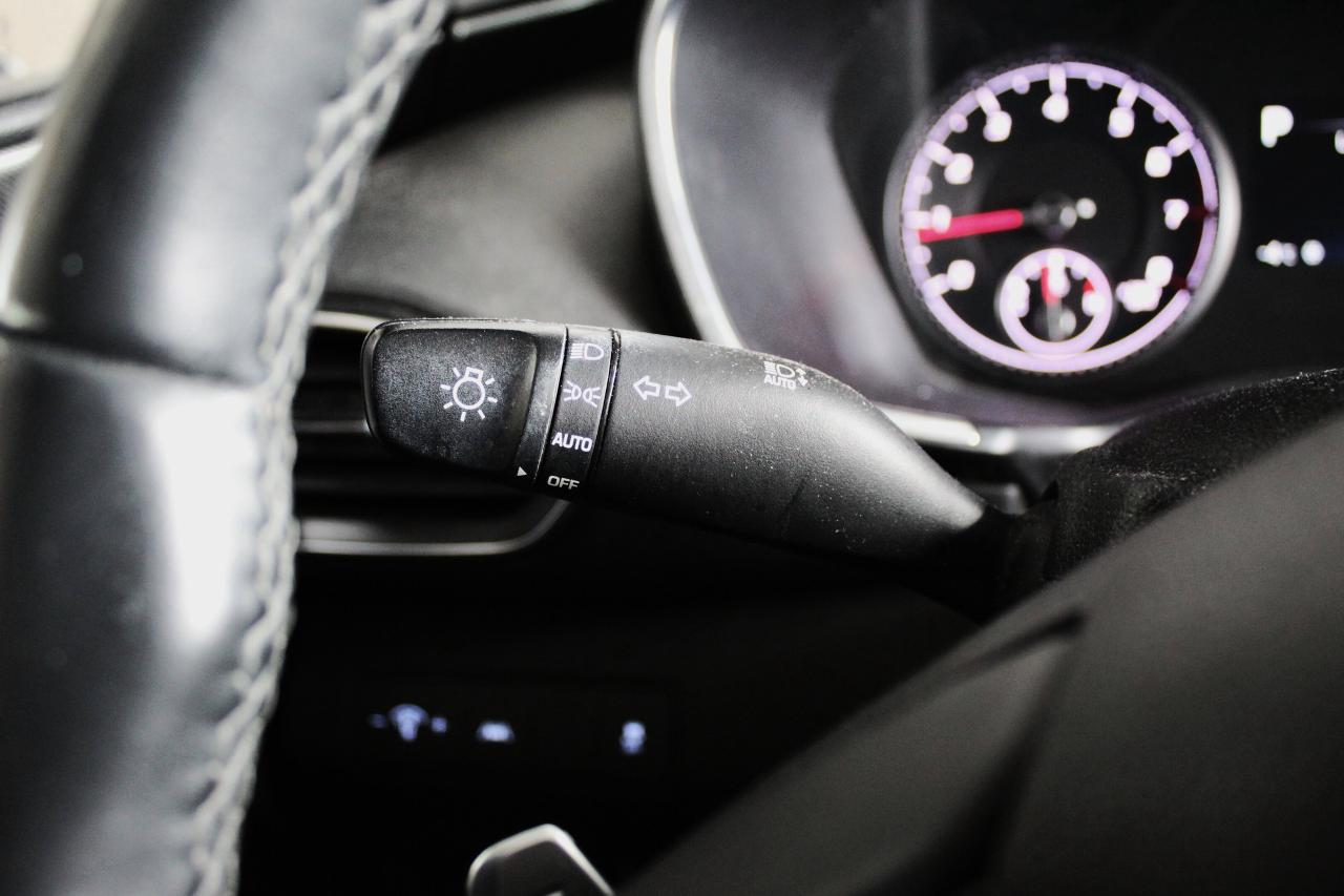 2021 Hyundai Santa Fe Essential/ Low Kilo, Fully Certified Photo