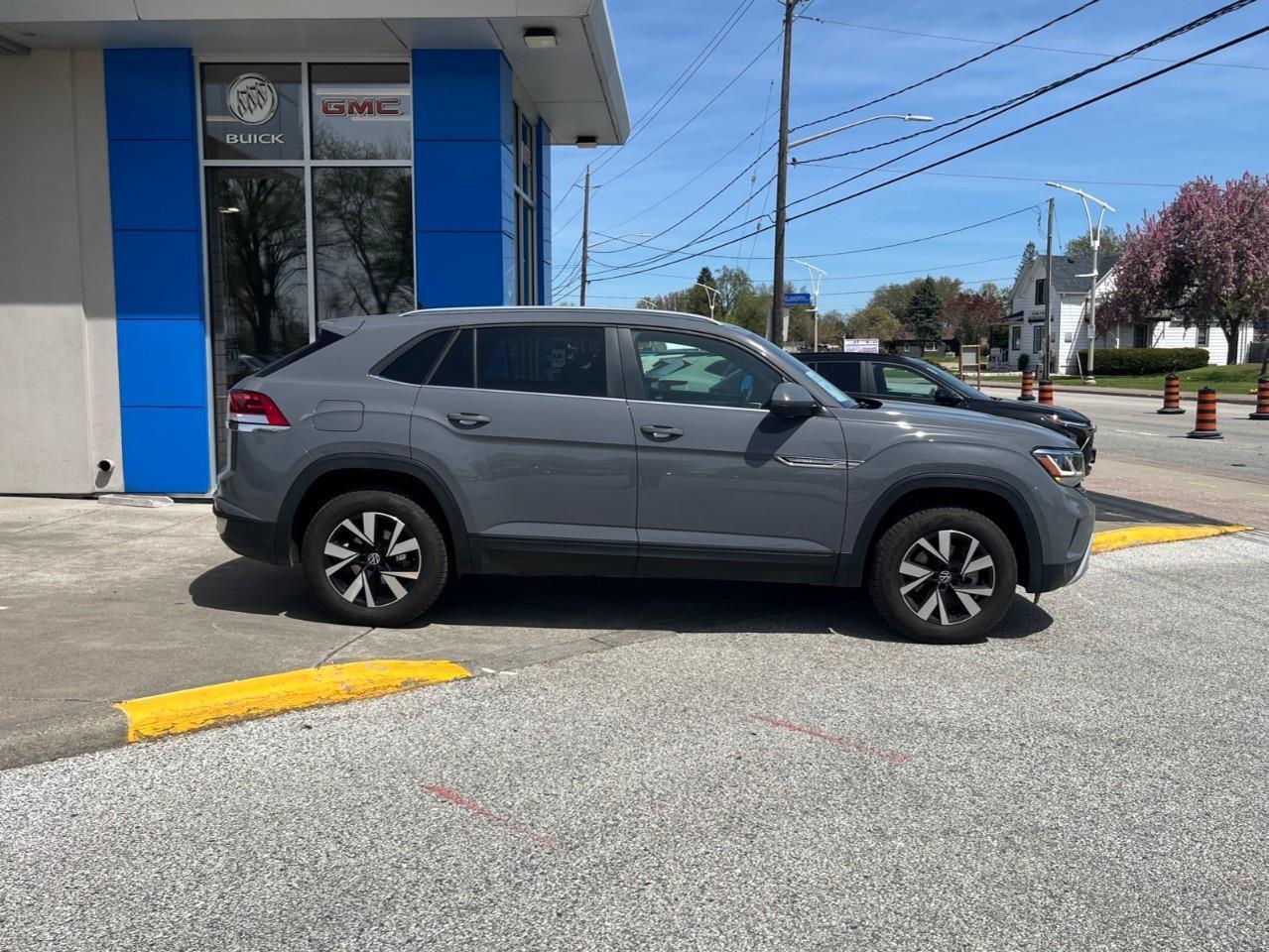 2022 Volkswagen Atlas Cross Sport COMFORTLINE LEATHER Photo