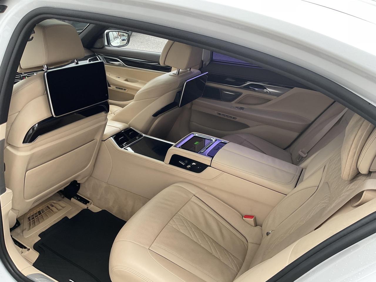 2016 BMW 750 Li xDrive 4dr All-Wheel Drive Sedan Photo