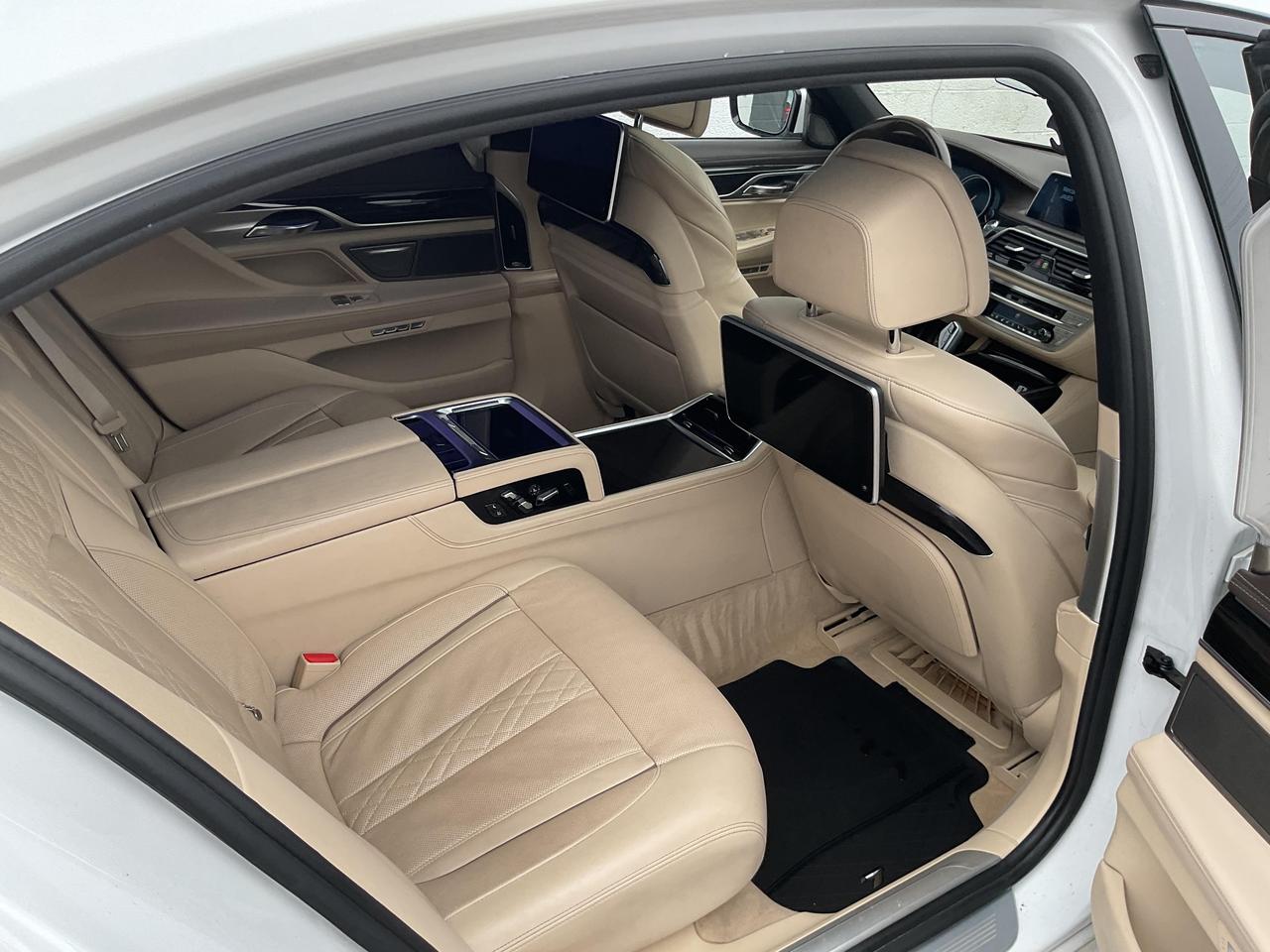 2016 BMW 750 Li xDrive 4dr All-Wheel Drive Sedan Photo