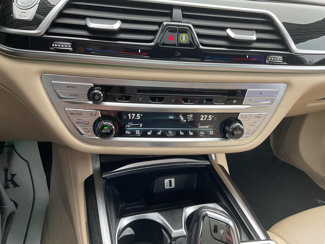 2016 BMW 750 Li xDrive 4dr All-Wheel Drive Sedan Photo