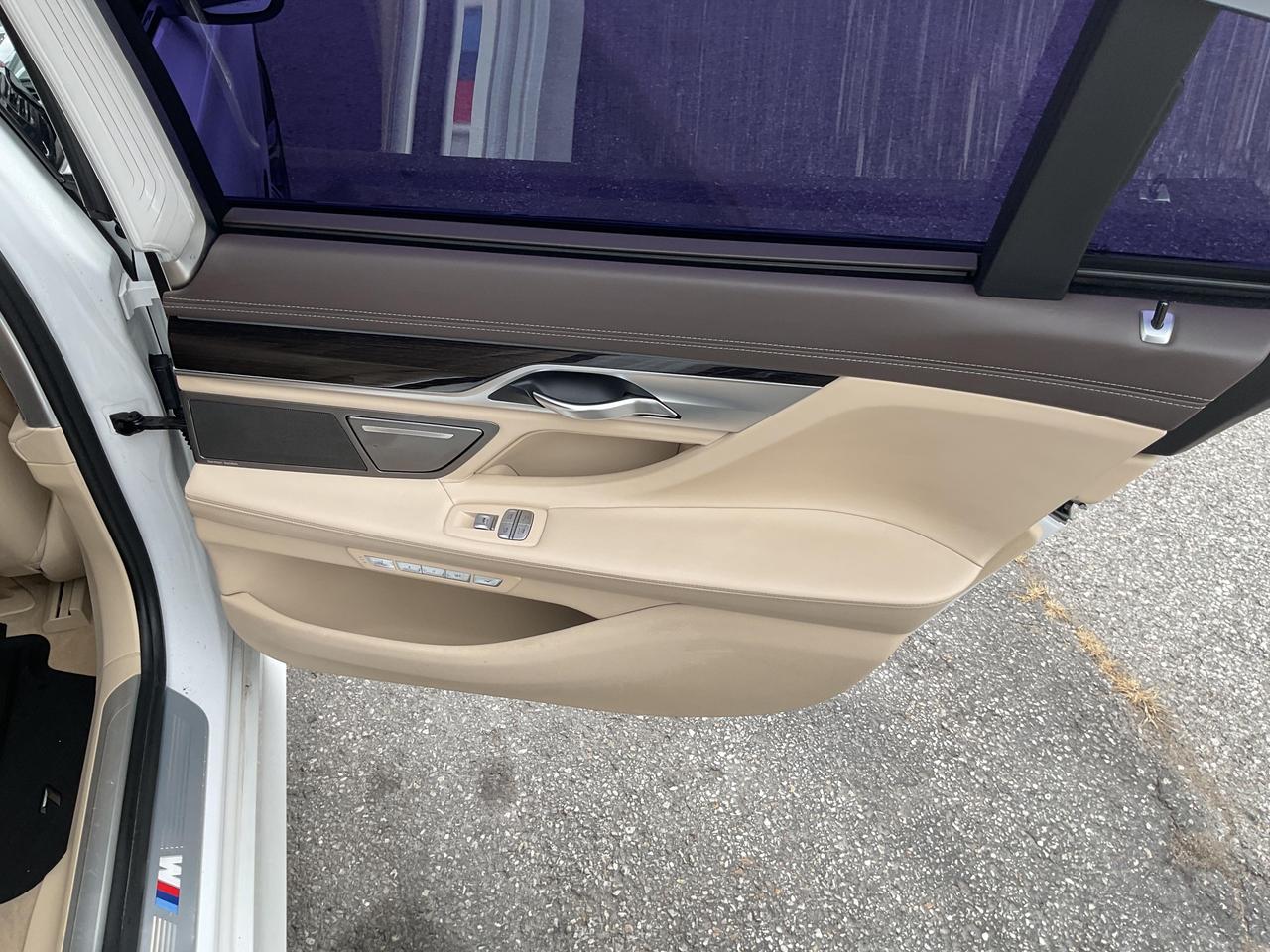 2016 BMW 750 Li xDrive 4dr All-Wheel Drive Sedan Photo