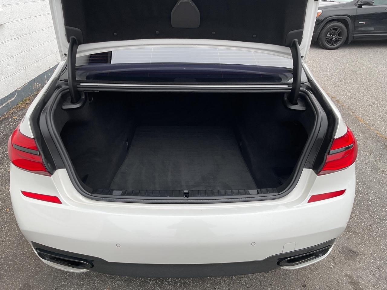 2016 BMW 750 Li xDrive 4dr All-Wheel Drive Sedan Photo