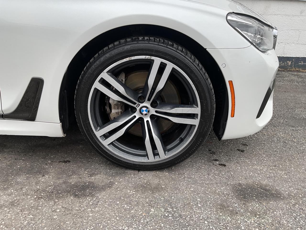 2016 BMW 750 Li xDrive 4dr All-Wheel Drive Sedan Photo