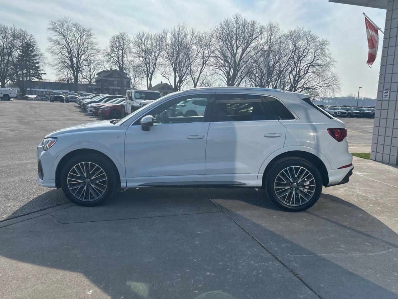 2020 Audi Q3 Quattro Photo