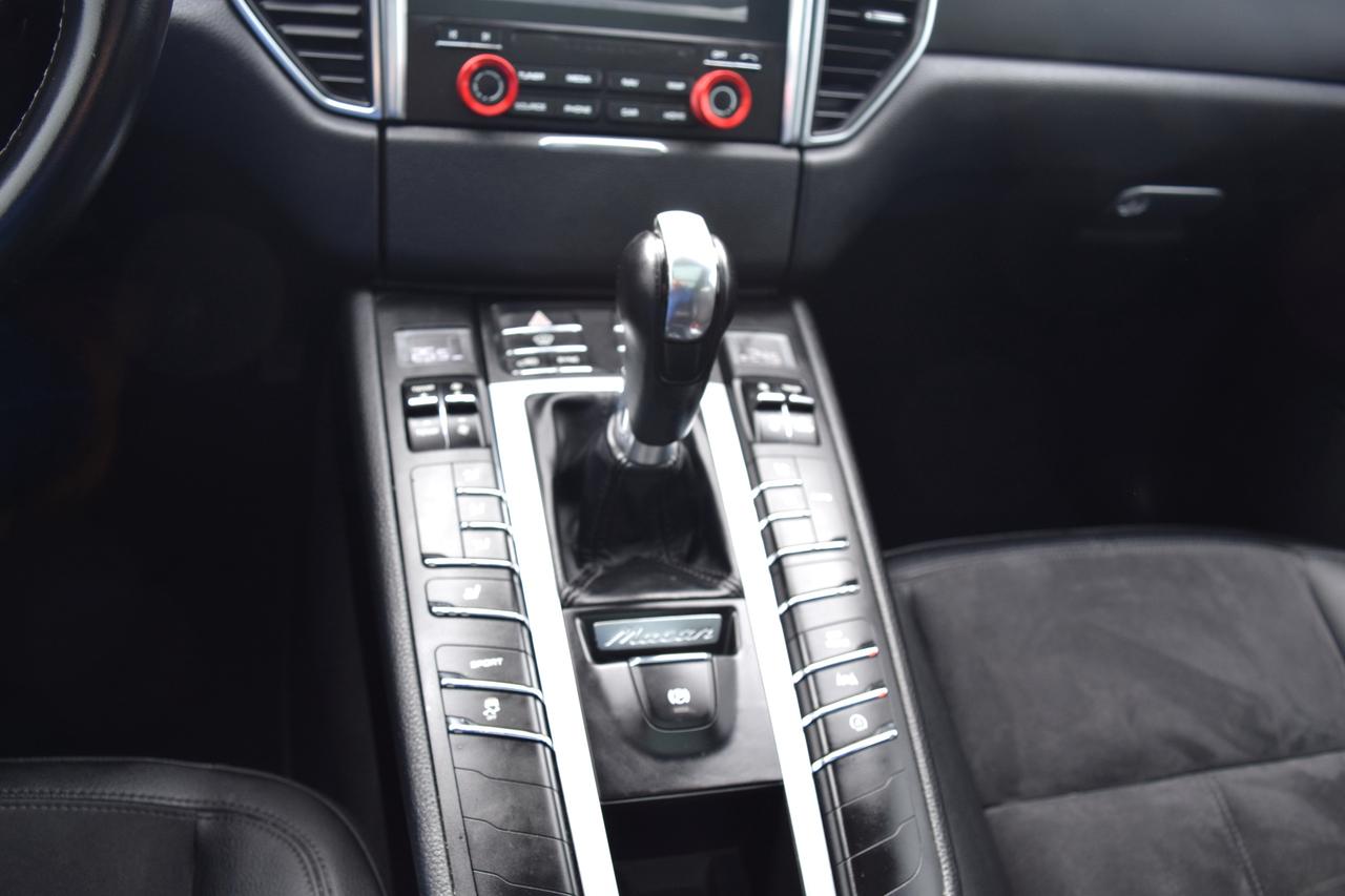 2018 Porsche Macan AWD Navi Panoramic Sunroof Photo
