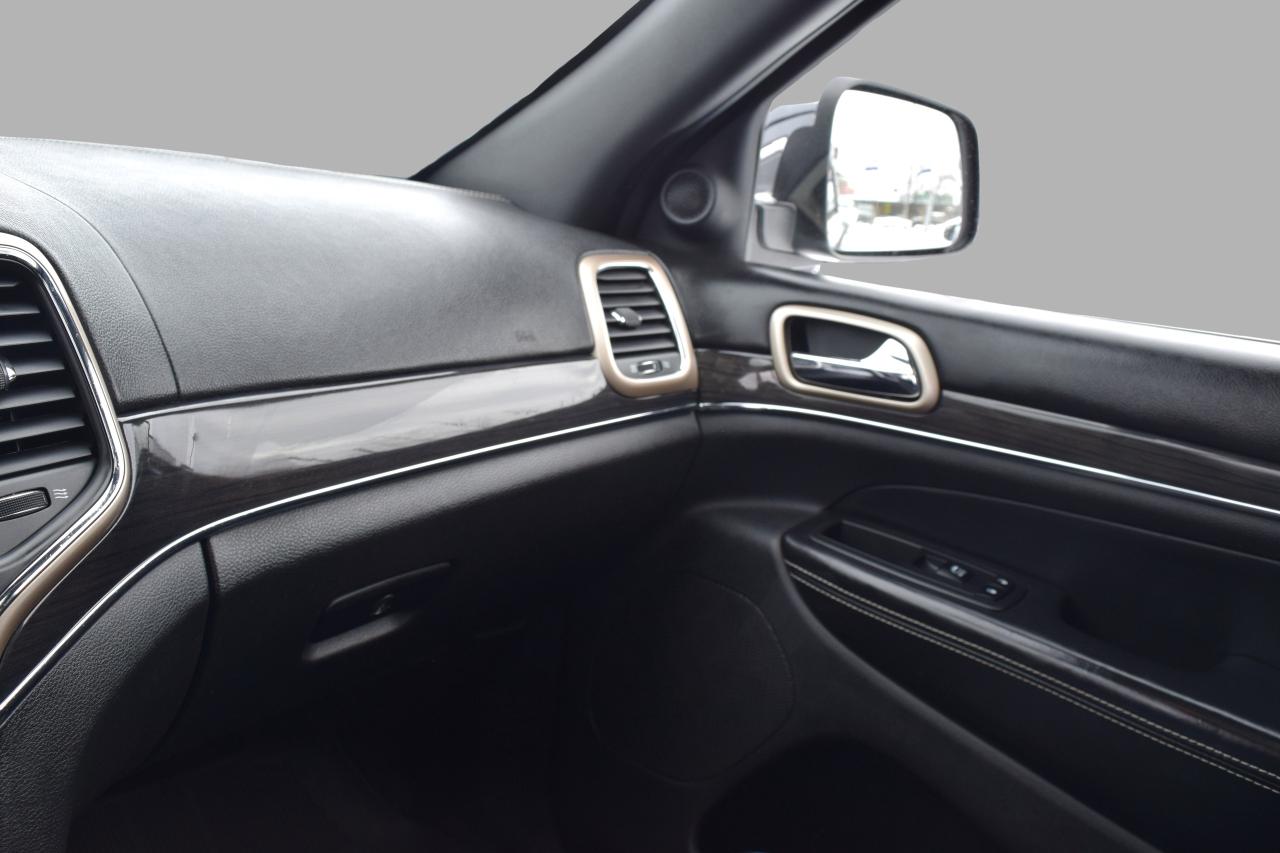 2015 Jeep Grand Cherokee Overland Photo