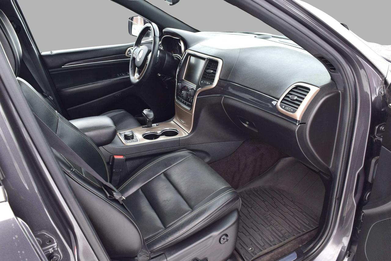 2015 Jeep Grand Cherokee Overland Photo