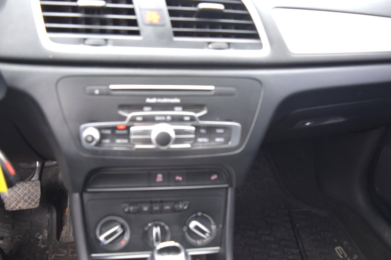 2015 Audi Q3 Progressiv AWD Sunroof Photo