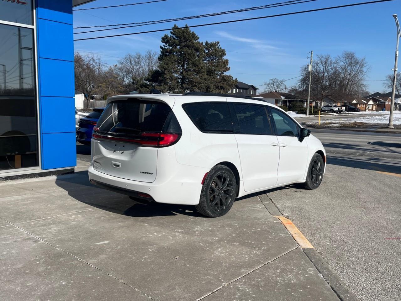 2024 Chrysler Pacifica LIMITED S PKG ALL THE TOYS Photo4