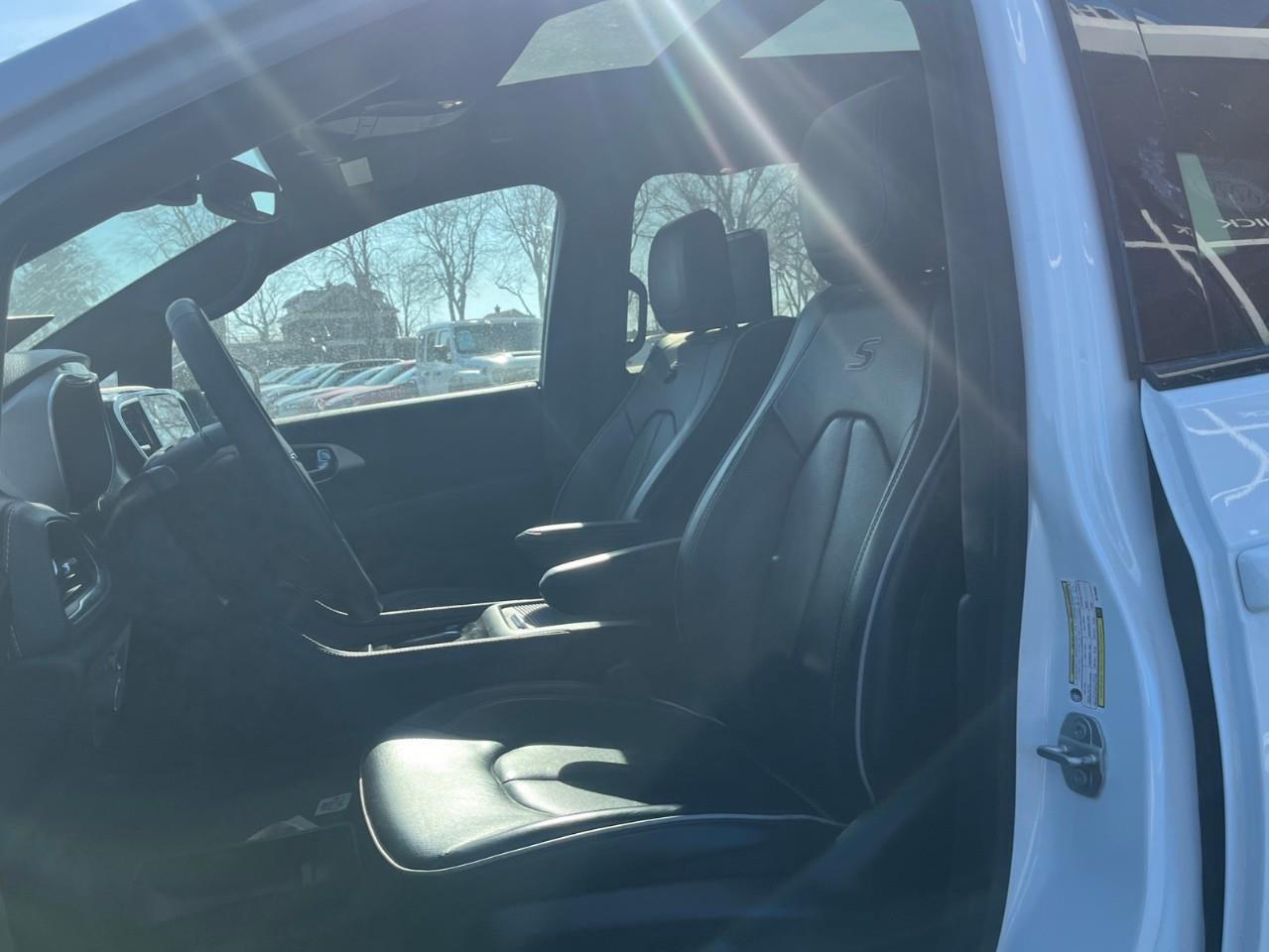 2024 Chrysler Pacifica LIMITED S PKG ALL THE TOYS Photo