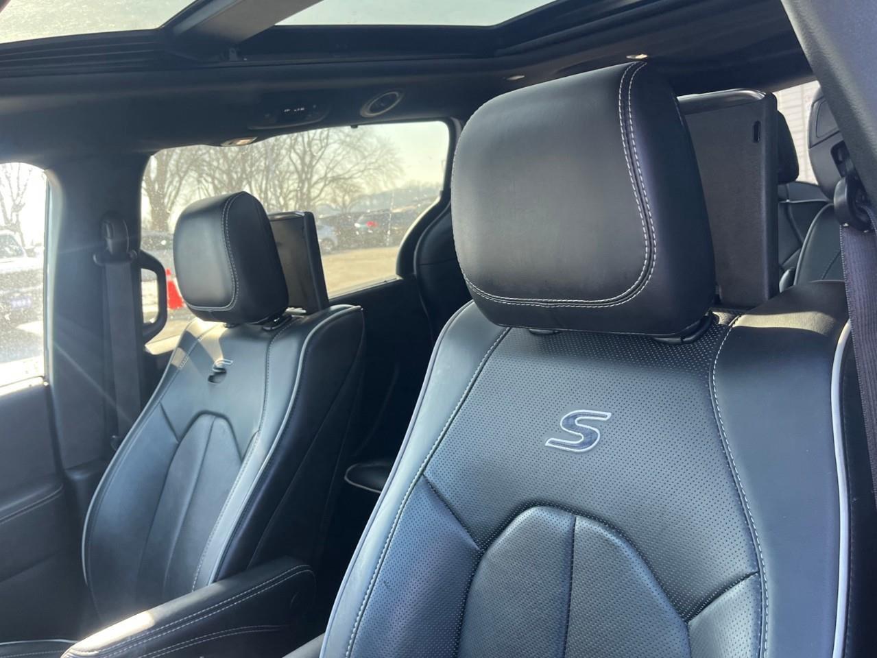 2024 Chrysler Pacifica LIMITED S PKG ALL THE TOYS Photo