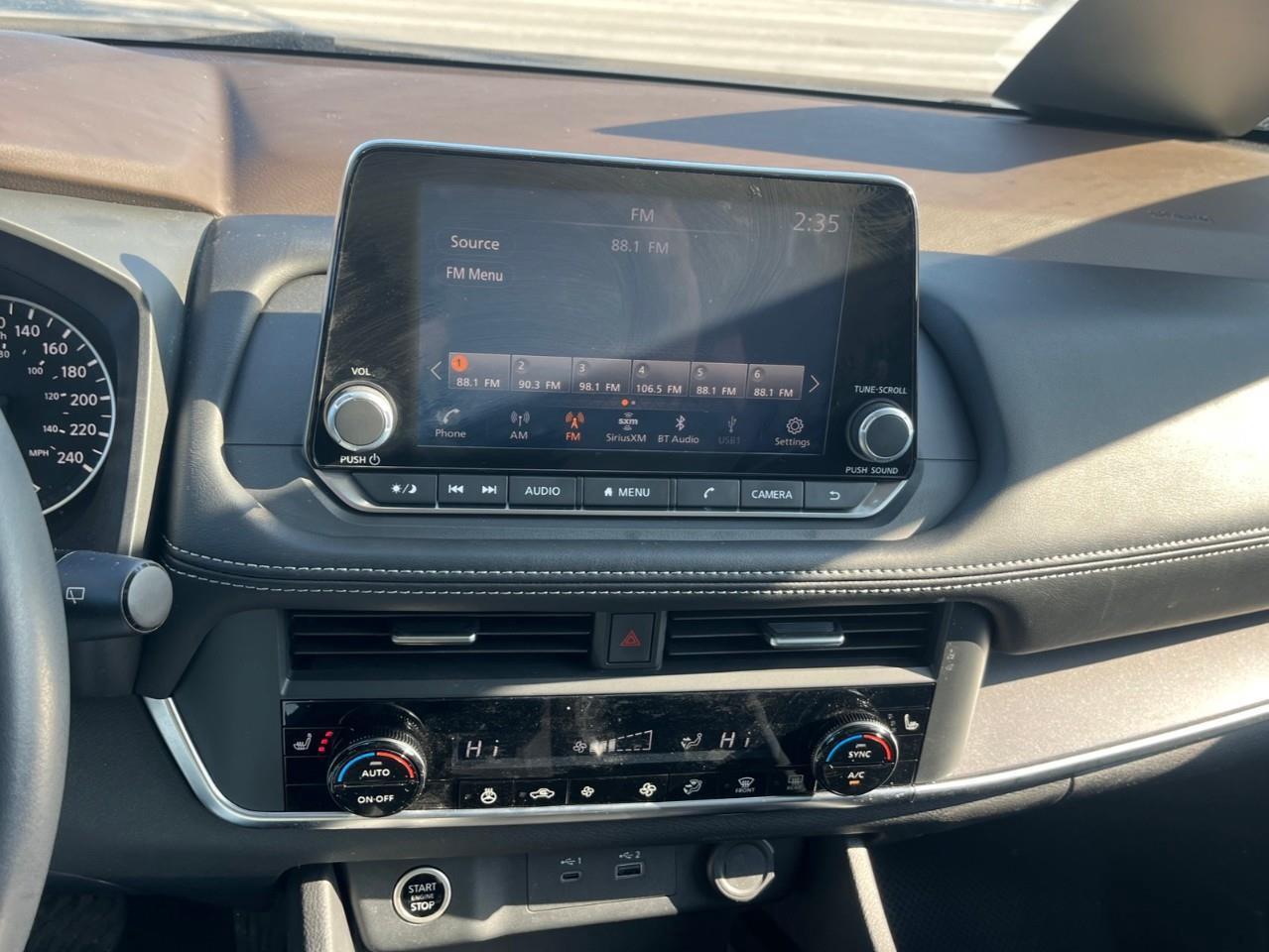 2023 Nissan Rogue SV MIDNIGHT PKG LEAHTER AND SUNROOF Photo