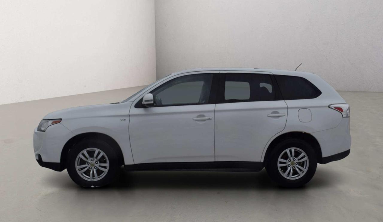 2014 Mitsubishi Outlander SE AWD 7 Passengers Leather Photo