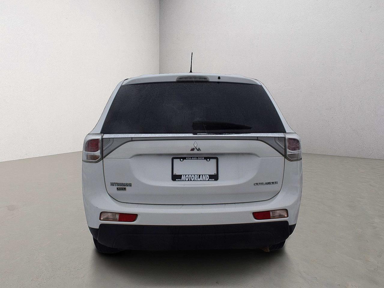 2014 Mitsubishi Outlander SE AWD 7 Passengers Leather Photo