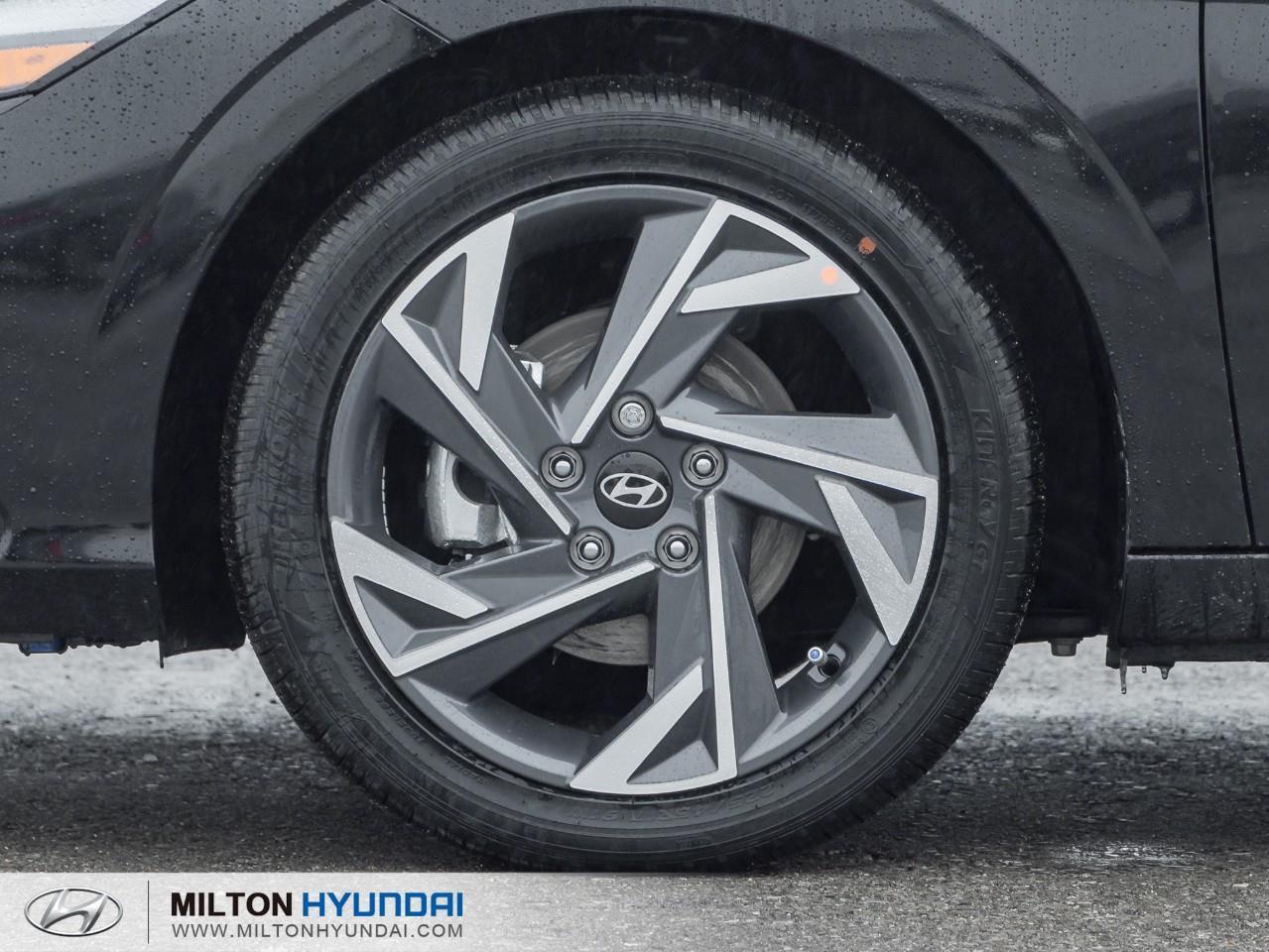 2026 Hyundai Elantra HEV Luxury 4dr Sedan Photo