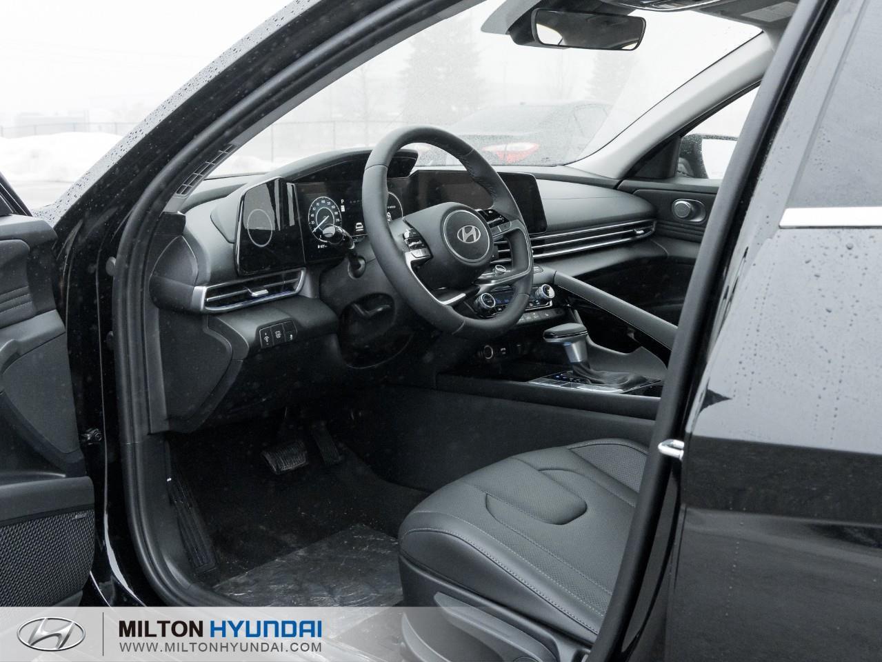 2026 Hyundai Elantra HEV Luxury 4dr Sedan Photo