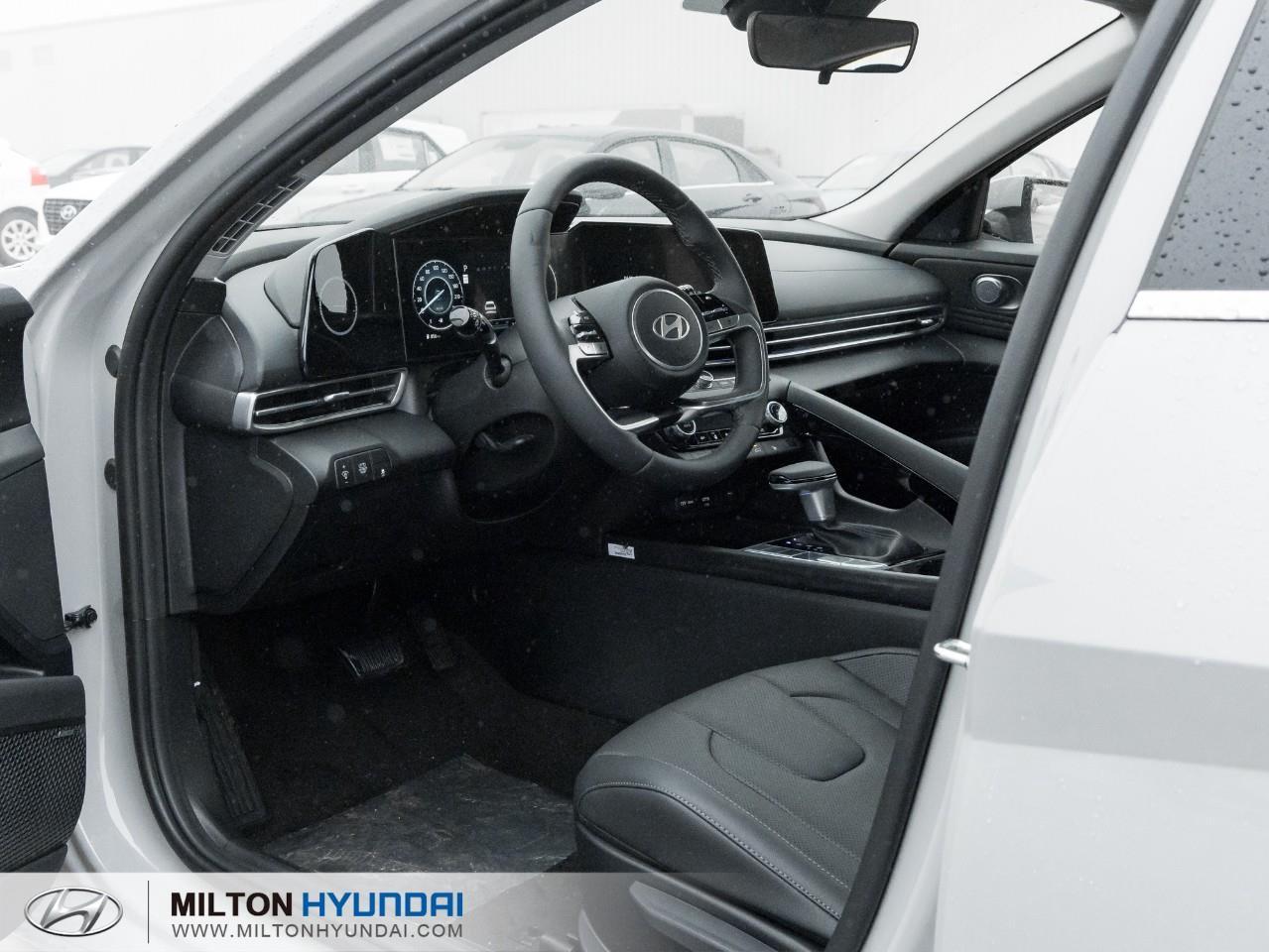 2026 Hyundai Elantra HEV Luxury 4dr Sedan Photo