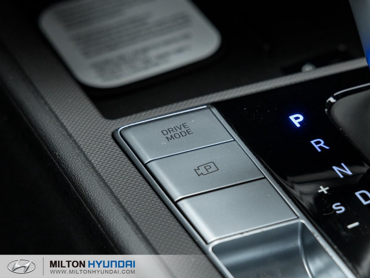 2026 Hyundai Elantra HEV Luxury 4dr Sedan Photo