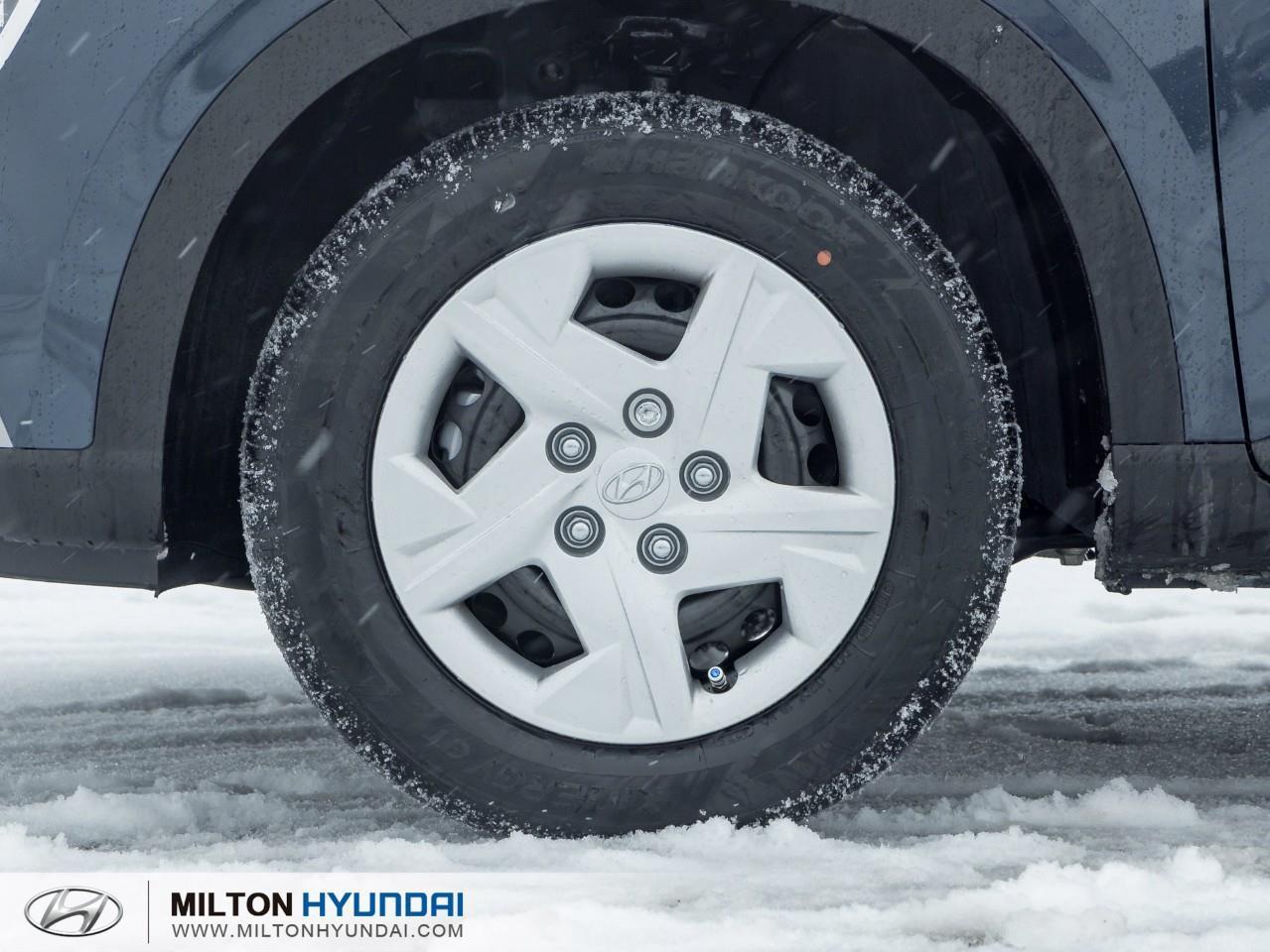 2026 Hyundai Venue Essential w/Two-Tone 4dr Front-Wheel Drive Photo