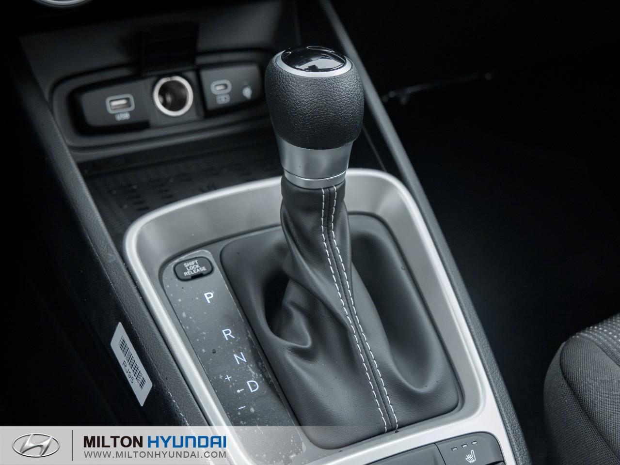 2026 Hyundai Venue Essential w/Two-Tone 4dr Front-Wheel Drive Photo