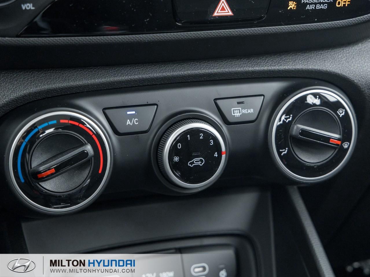 2026 Hyundai Venue Essential w/Two-Tone 4dr Front-Wheel Drive Photo