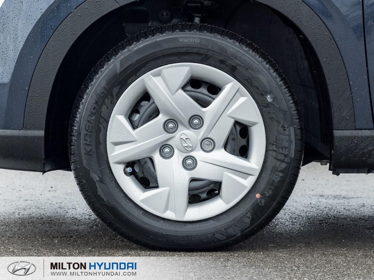 2026 Hyundai Venue Essential w/Two-Tone 4dr Front-Wheel Drive Photo
