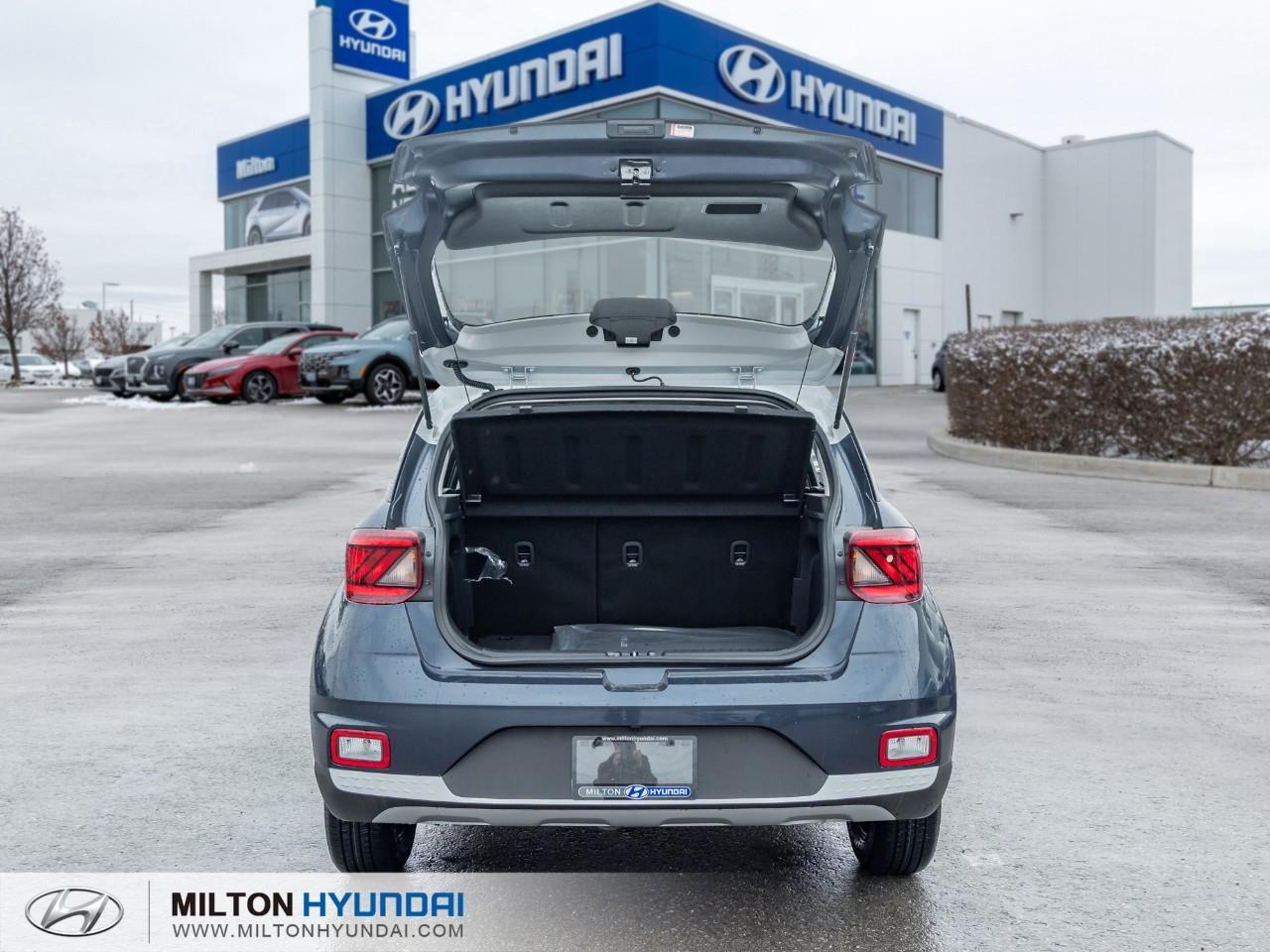 2026 Hyundai Venue Essential w/Two-Tone 4dr Front-Wheel Drive Photo