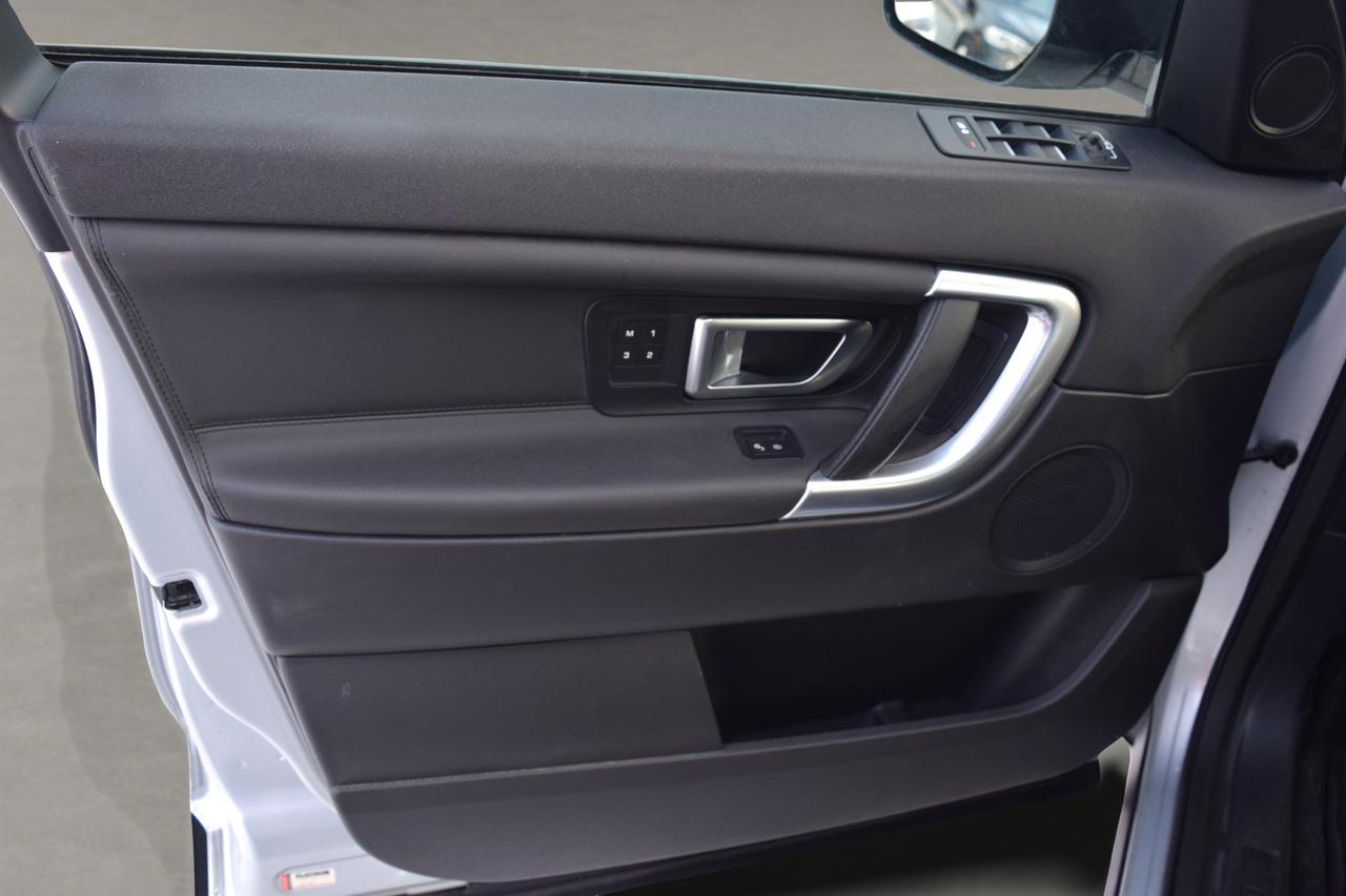 2016 Land Rover Discovery Sport 7 Passengers HSE Navigation Panoramic Roof Photo