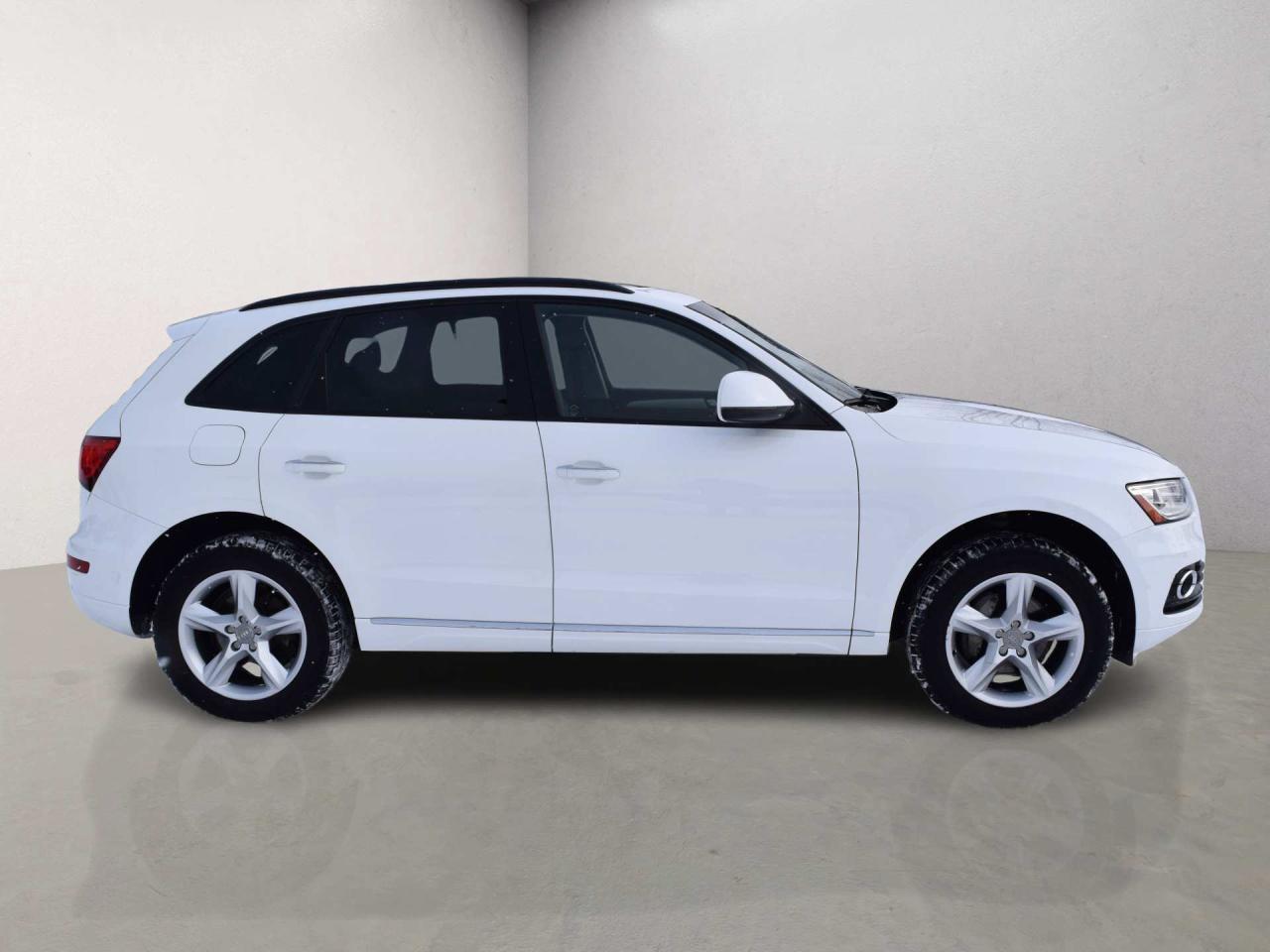 2017 Audi Q5 Komfort AWD Panoramic Sunroof Photo