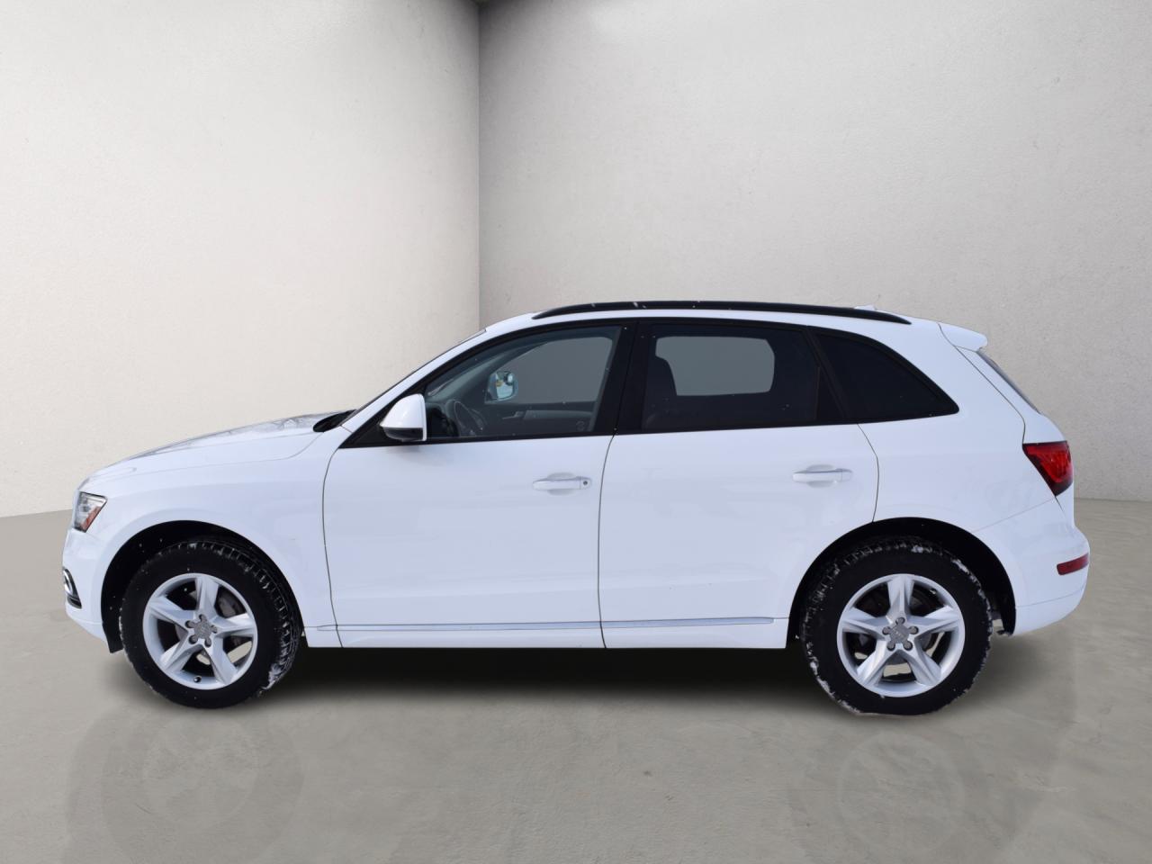 2017 Audi Q5 Komfort AWD Panoramic Sunroof Photo