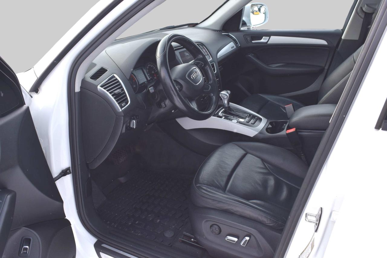 2017 Audi Q5 Komfort AWD Panoramic Sunroof Photo